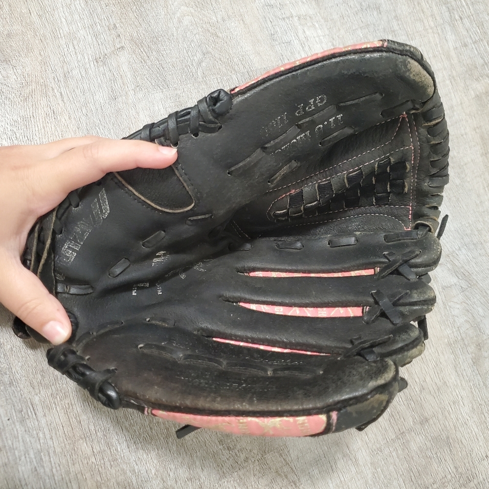 Mizuno Pink and Black Leather Catching Mitt - Picture 8 of 11